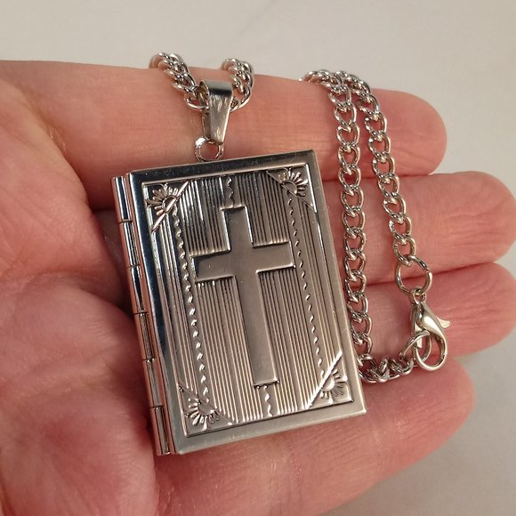 Mens 18K White Gold Plated Cross Pendant Curb Chain Necklace 24" - Picture 5 of 6